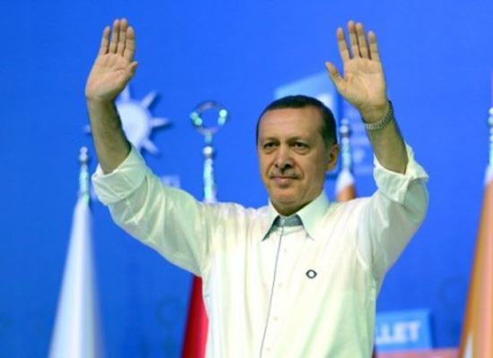 'Başbakan Müslüman olmayanlara eşit vatandaş gözüyle bakmıyor”