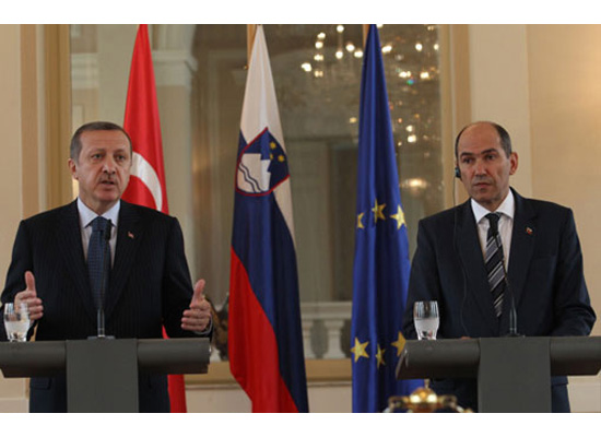 "Tarihimizle hesaplaşmaya hazırız"  