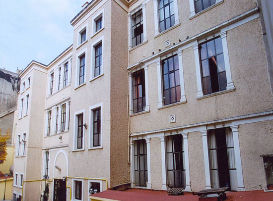 Ermeni okulları depreme dayanıklı mı?