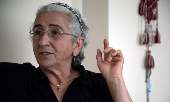 ‘Annemin gerçek adını bile bilmiyordum’