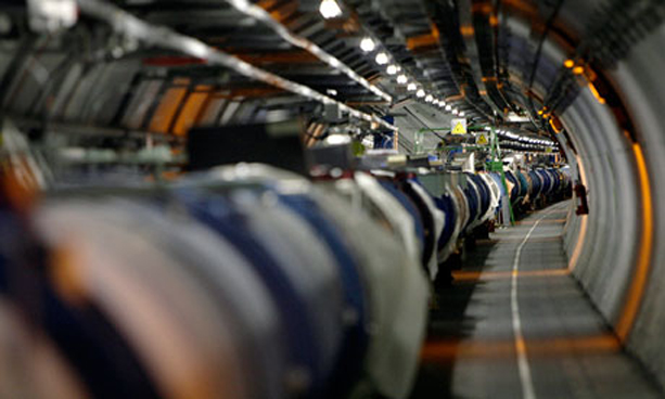 CERN "Tanrı Parçacığı"nı buldu 