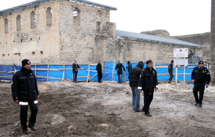 İçkale kazılarında ulaşılan cesed sayısı 24'e ulaştı