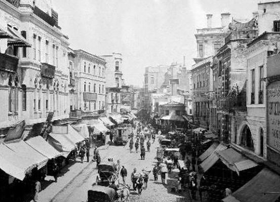 ‘İstanbul’da tarihî kiliseler, camiler, kışlalar yıkıldı’