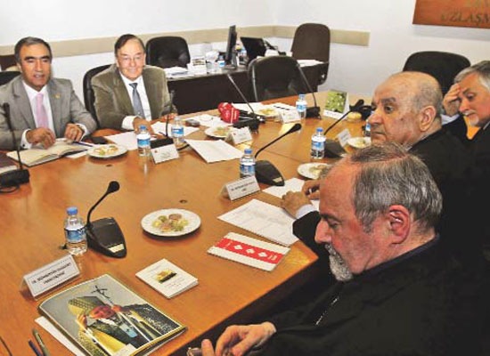 Katolikler yeni anayasadan tüzel kişilik istedi