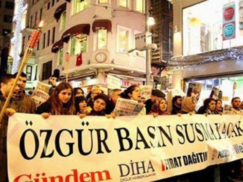 KCK tutuklusu 7 gazeteci tahliye edildi