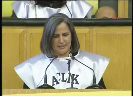 Kışanak konuşmasına 8 dilde 'Dil onurdur' dedi