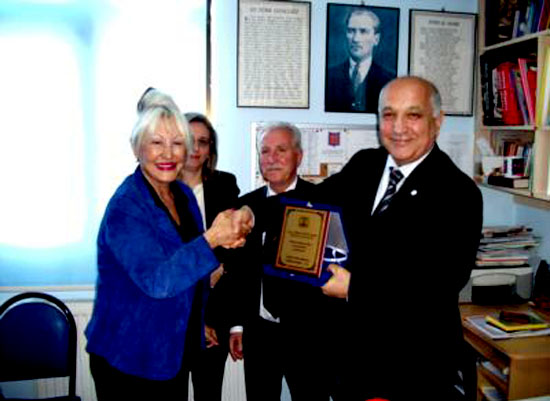 Kızılay'dan ihtiyaç sahibi Ermeni öğrencilere yardım eli  