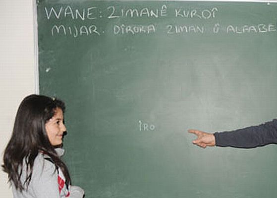 Kürtçe seçmeli ders olarak ortaokulda başlayacak