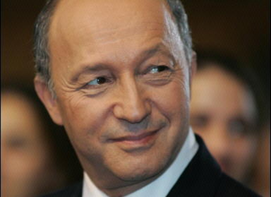 Fabius: Karikatürleri yayınlamak yangına benzin dökmekle aynı