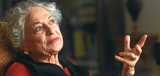 Leyla Erbil’in taşsözcükleri