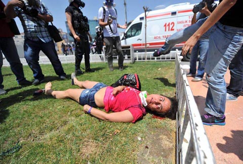 Lobna 12 gündür yaşam mücadelesi veriyor