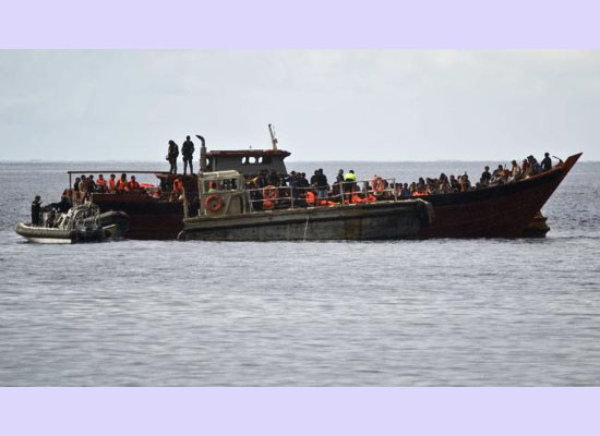 İzmir açıklarında mülteci taşıyan tekne battı