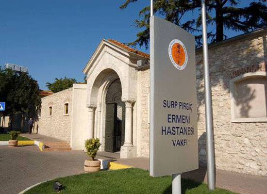 Dört önemli mülk Surp Pırgiç’e iade edildi 