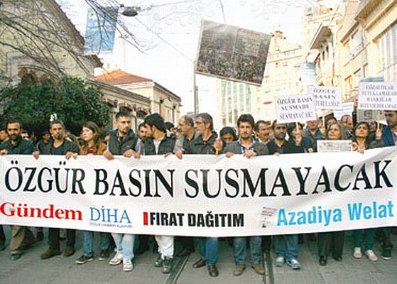 Özgür Gündem kapatılma kararı kaldırıldı