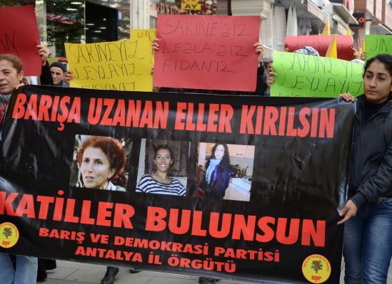 Paris’teki suikastla ilgili olarak iki kişi gözaltına alındı