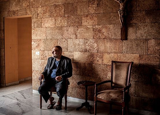 Suriye değişim isteyen Cizvit Papazı sınırdışı etti