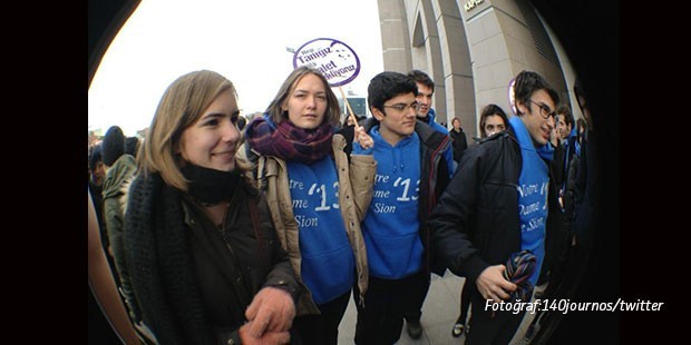 Pınar Selek'e adliye önünde destek