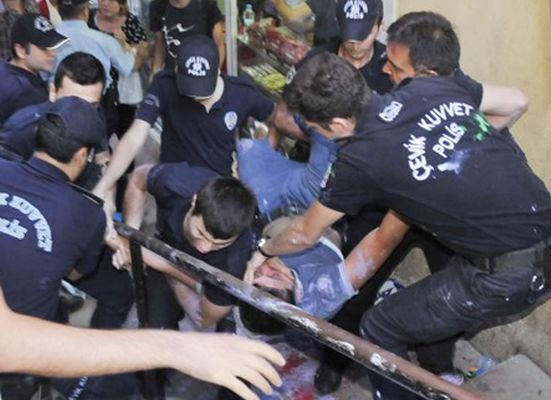 Boya yapmaktan gözaltına alındılar!