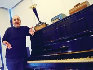 'Kürtçe yasağı kalktı satışlar düştü'