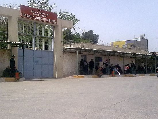 ''Cezevinde insani koşullar yok''