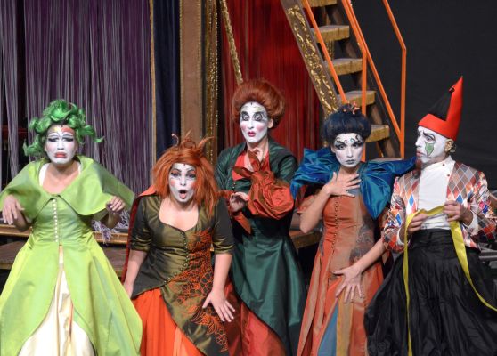 Baronyan'ın Şark Dişçisi 5 dalda 'Tiyatro Ödülleri' adayı 