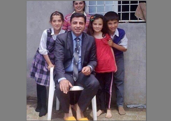 Bir İnsan Aşığı: Selahattin Demirtaş