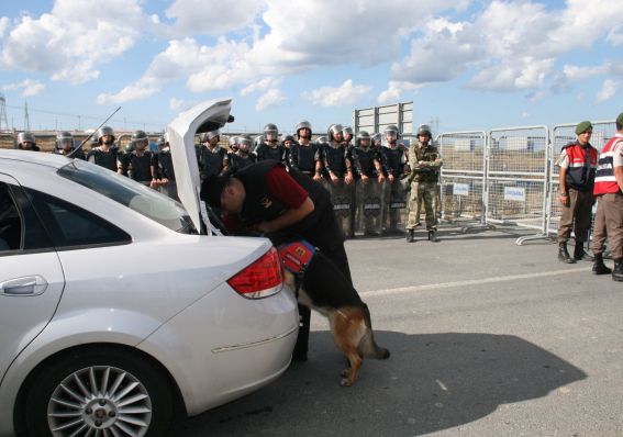 KCK gazeteciler davasında açlık grevleri gerginliği