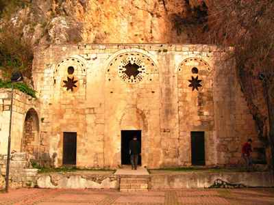 Aziz Pierre mağara kilisesindeki restorasyon sürüyor