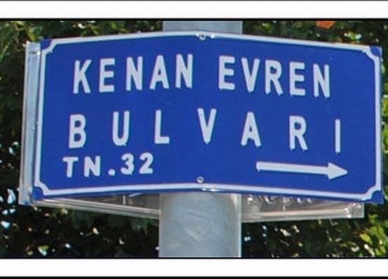 Darbe isimleri tabelalardan iniyor