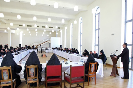 Eçmiadzin'den İstanbul Patrikhanesi'ne seçim tavsiyesi