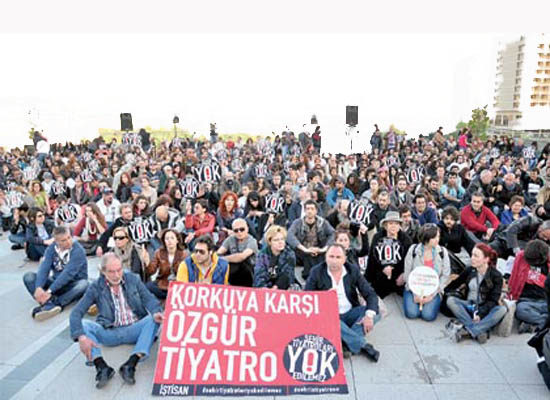 Hükümet tiyatro özelleştirmeleri için düğmeye bastı  