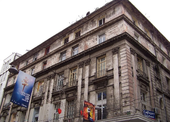 Tokatlıyan’da sorular bitmiyor  