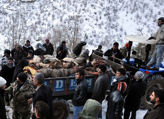 Cenazeler bekletiliyor