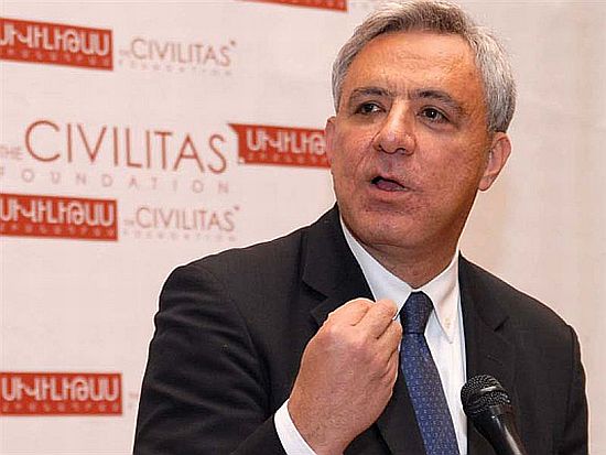 Vartan Oskanyan: Normalleşmede öncelik Karabağ'ın çözümü