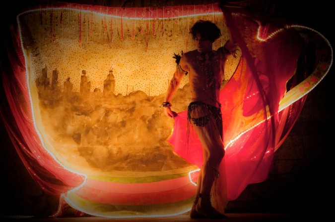 Kimlikler hep dolaylı yollardan ifade ediliyor